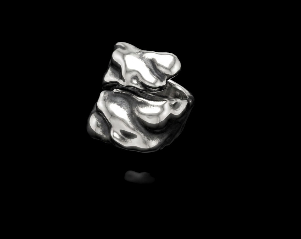 The Nocaption Ring - 3/4 view