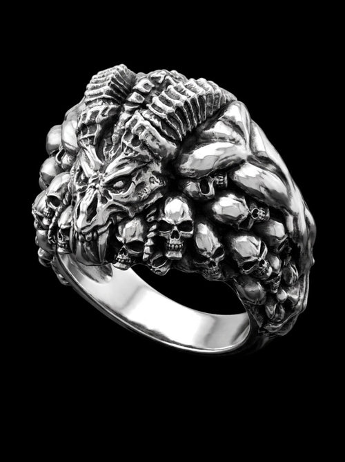 The Horned Skull Ring - 3/4 view