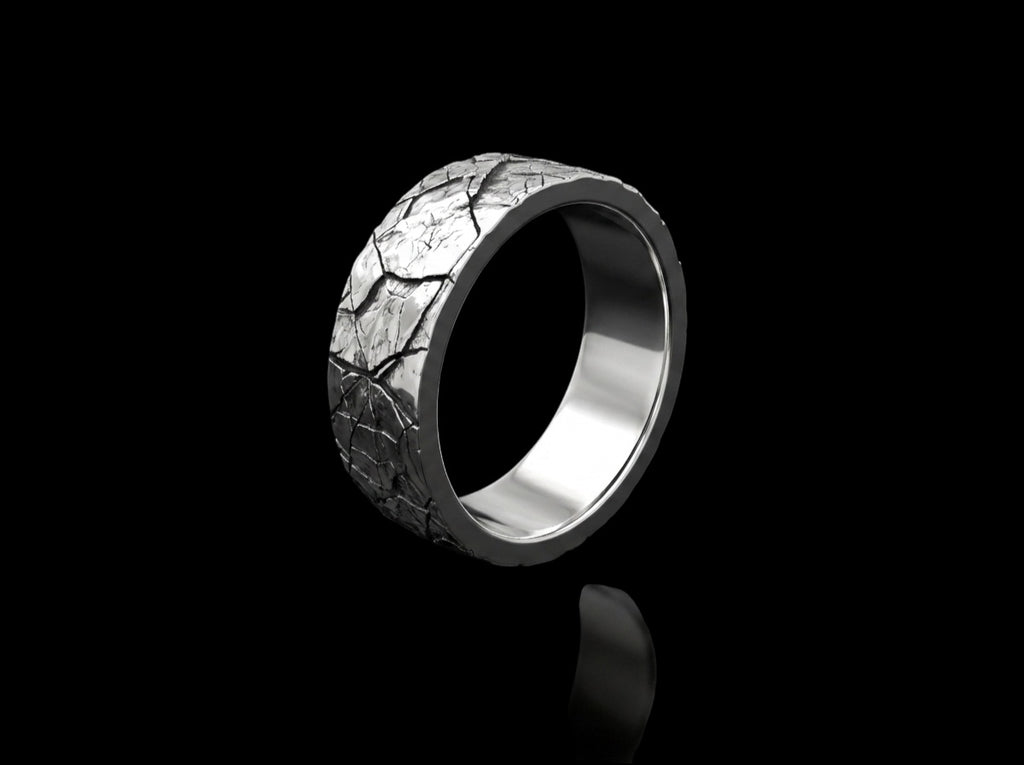 The Veined Band Ring - 3/4 view