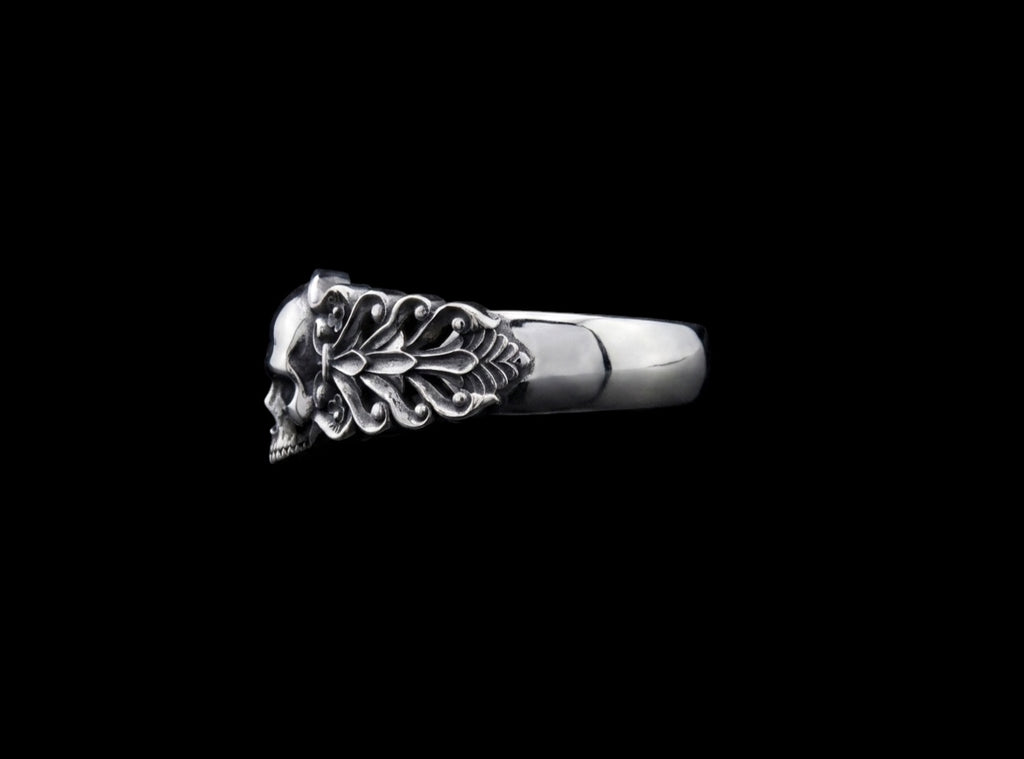 The Memento Skull Ring - side view
