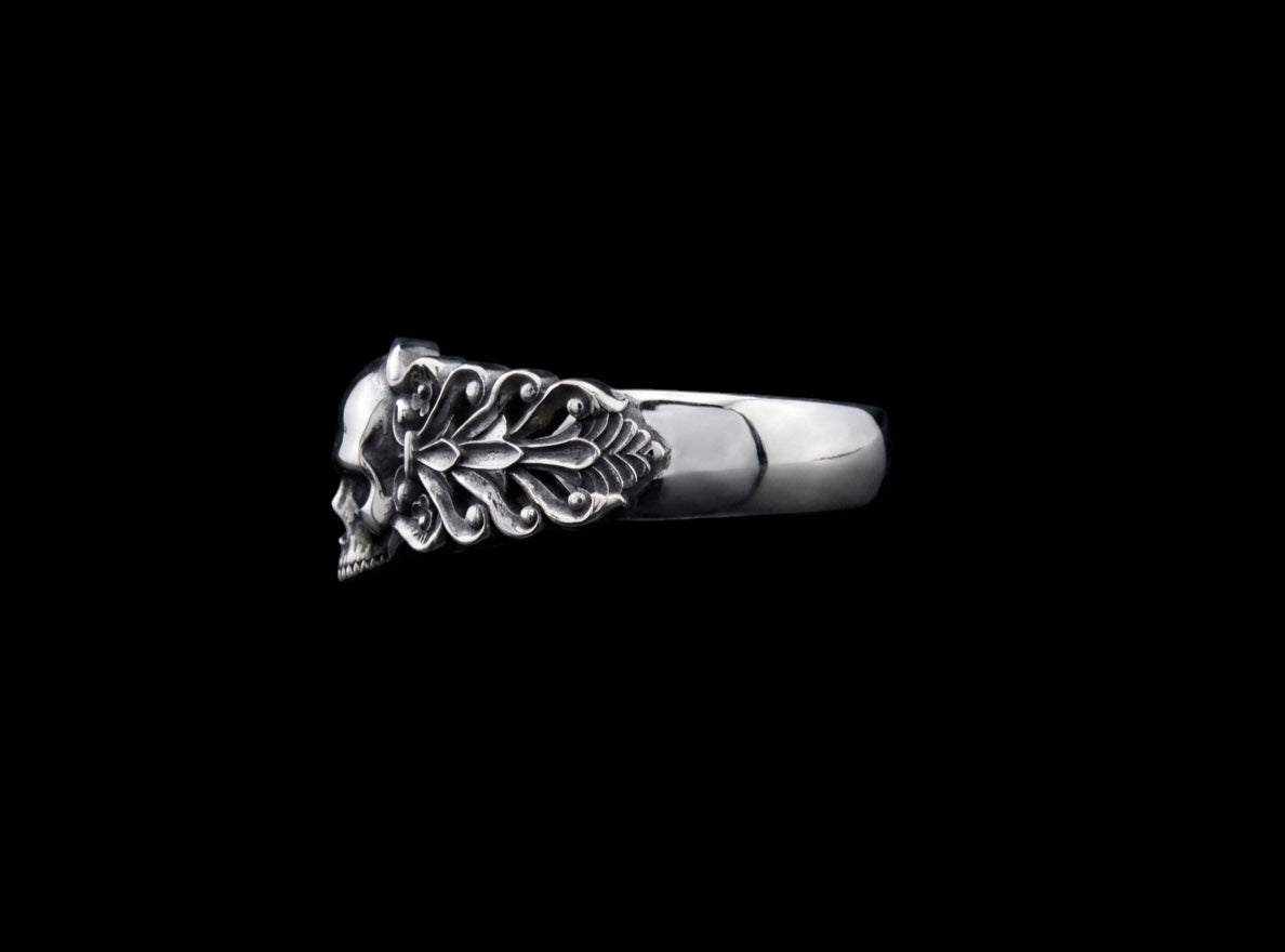 The Memento Skull Ring - side view