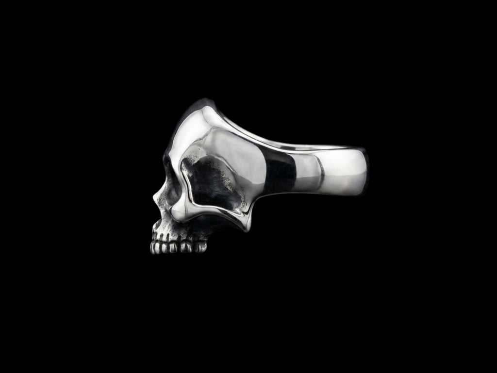 The Skull Signet Ring - side view