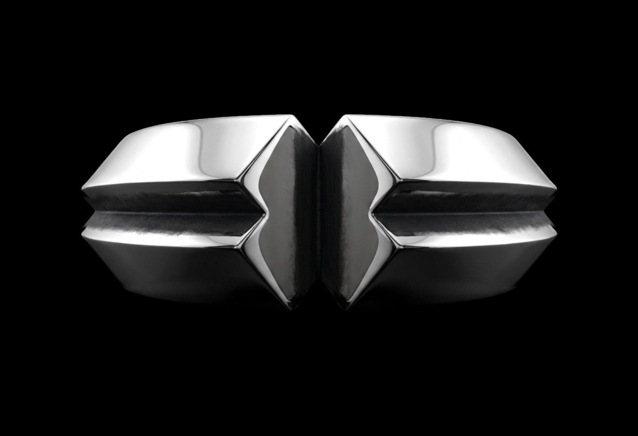 The Cleft Band Ring - side view