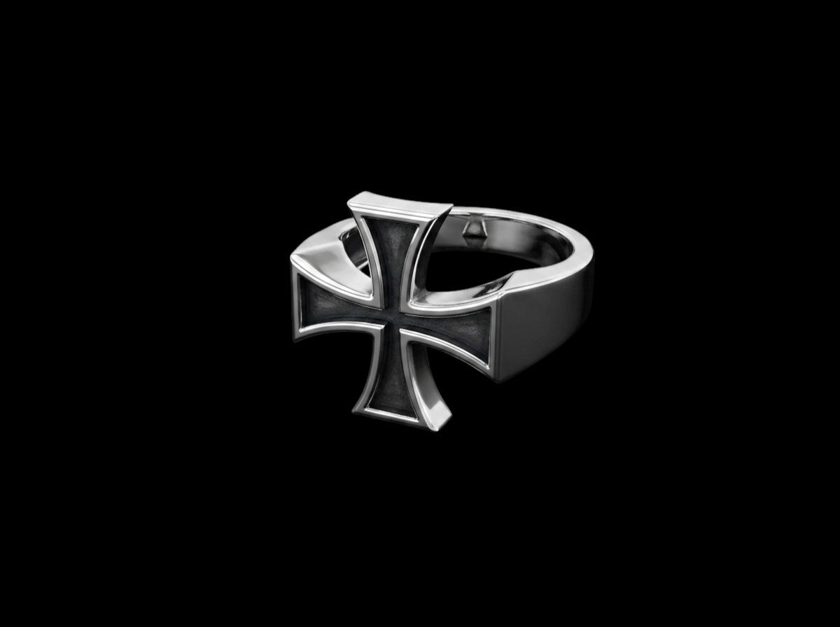The Maltese Cross Ring - 3/4 view